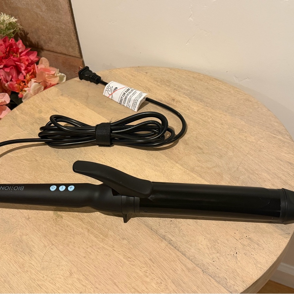 Bio ionic long barrel curling iron 1.5 inch